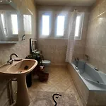Cyrus House - Maison Complete 90m2