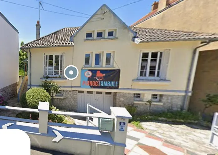 Δωμάτια σε οικογενειακή κατοικία Cyrus House