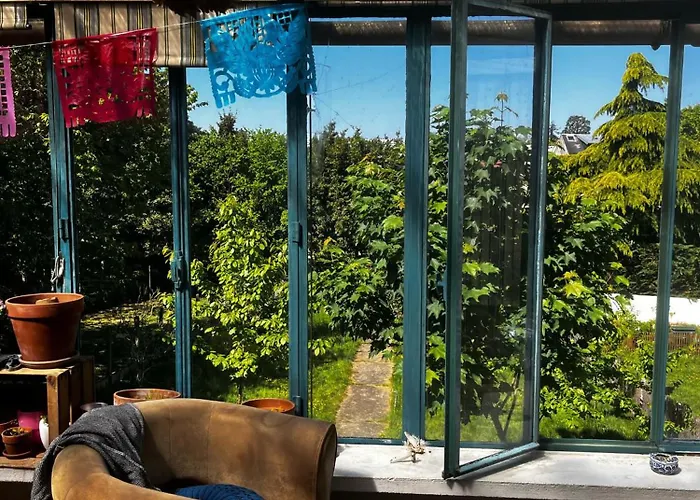 Δωμάτια σε οικογενειακή κατοικία Cyrus House